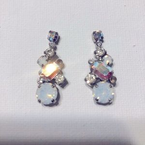 Sorrelli white bridal earrings, beautiful iridescent